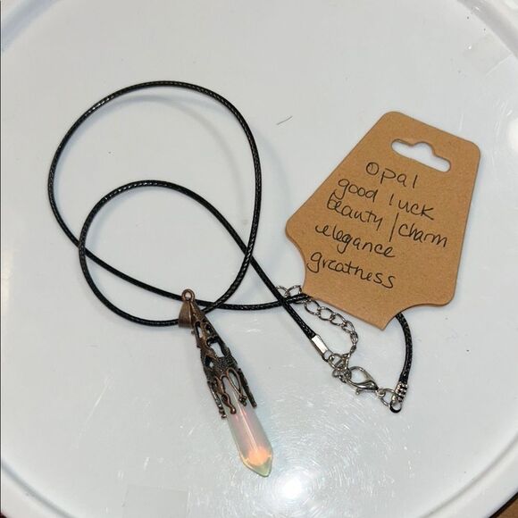 Elegant Opal Pendant Necklace - Picture 1 of 2